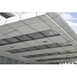 天花板安装与建筑材料选择指南